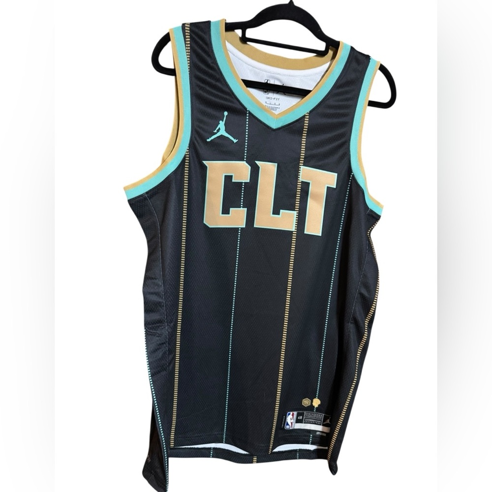 Nike NBA Charlotte Hornets City Edition Swingman Jersey New With Tags